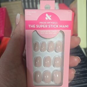 Olive & June Press-On Nails Kit In Nude